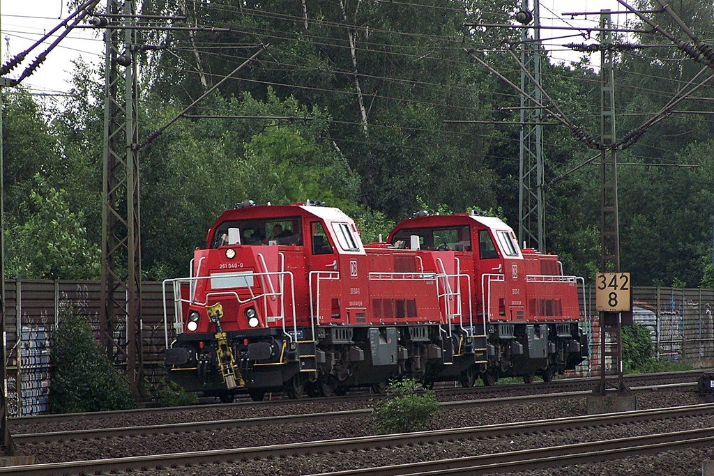 261 040 - 0 + 261 035 - 0 Hamburg-Harburg (2012.07.11).