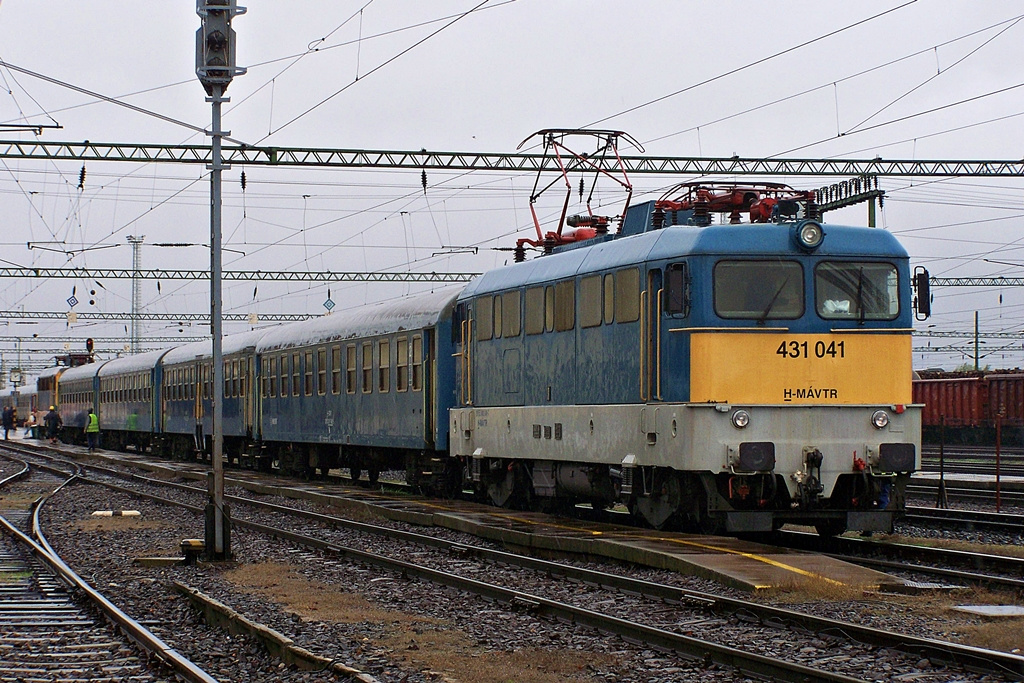 431 041 Dombóvár (2012.10.16).