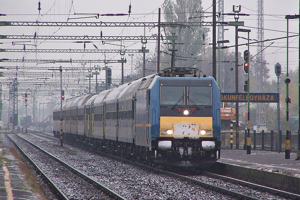 480 021 Kiskunfélegyháza (2012.10.29).