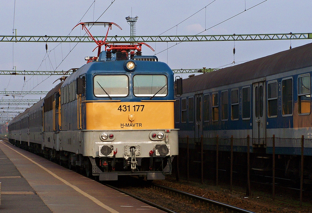 431 177 + 433 308 Dombóvár (2012.11.19).