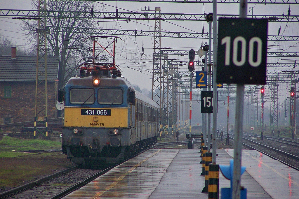 431 066 Dombóvár (2012.12.18).