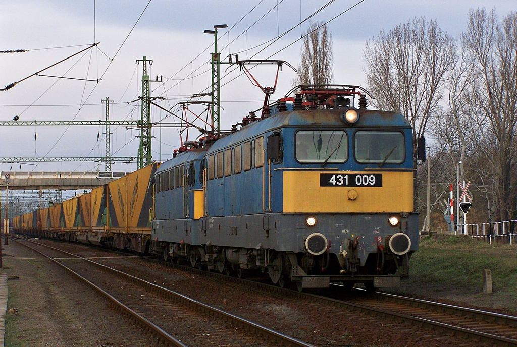 431 009 + 431 060 Kiskunhalas (2013.01.03).