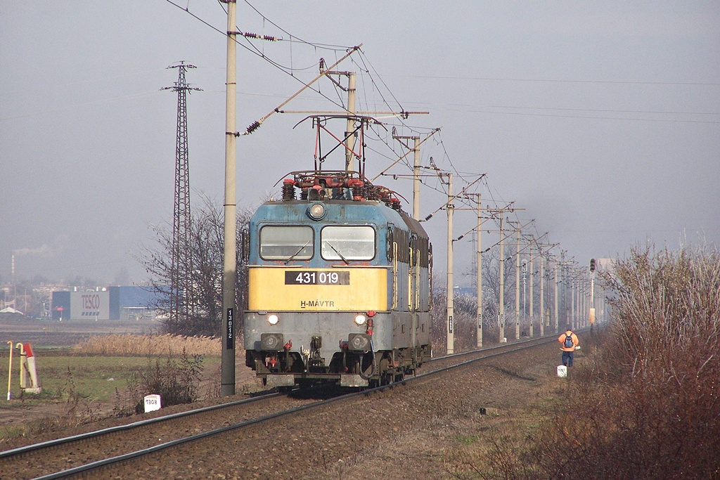 431 019 + 431 154 Kiskunhalas (2013.01.03).