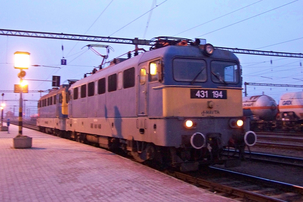 431 194 + 433 222 Dombóvár (2013.01.28).