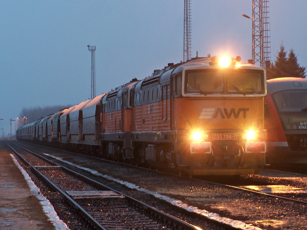 753 708 + 753 705 Bátaszék (2013.02.03).