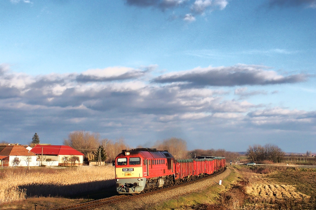 628 235 Alsónyék (2013.02.07).