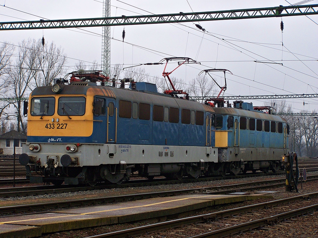 433 227 + 431 073 Dombóvár (2013.02.27).