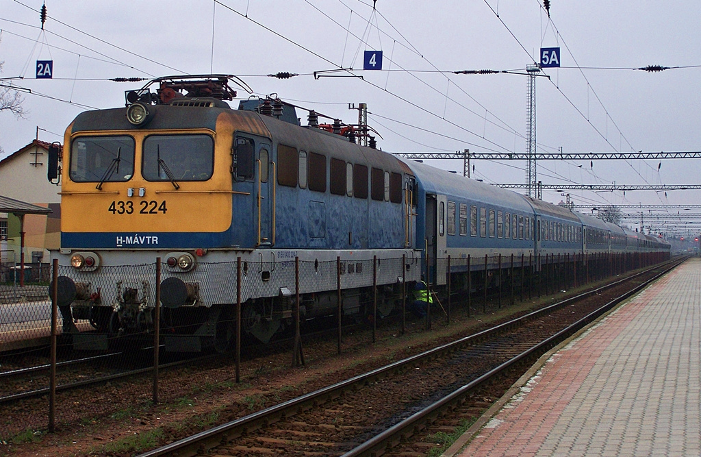 433 224 Dombóvár (2013.04.05).