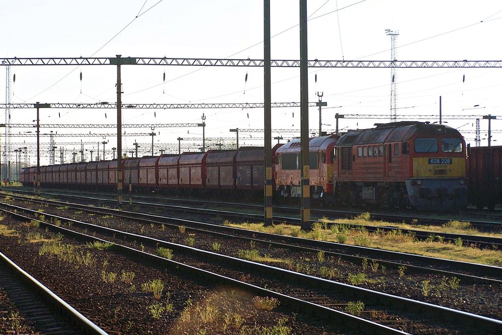 628 228 + 418 142 Dombóvár (2013.04.24).