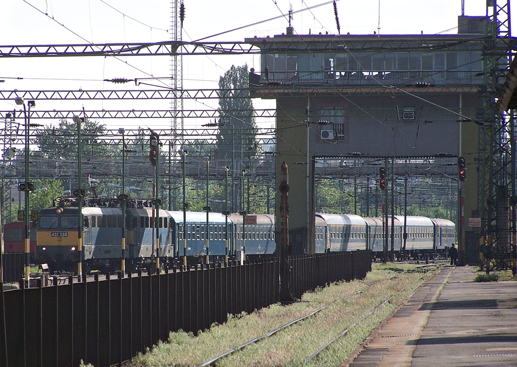 431 338 + 431 232 Székesfehérvár (2013.05.04).01