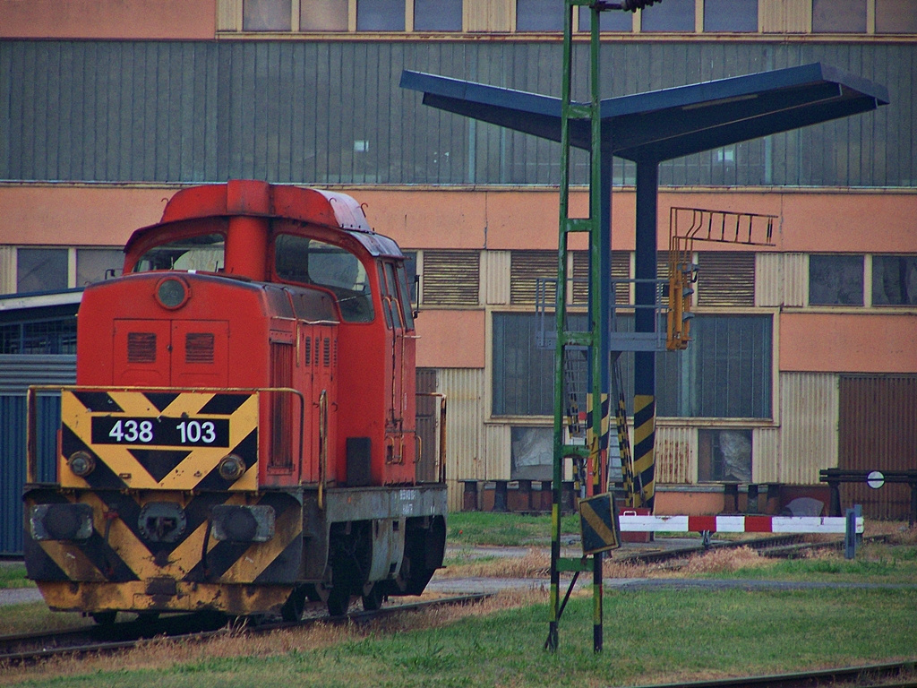 438 103 Dombóvár (2013.05.09).