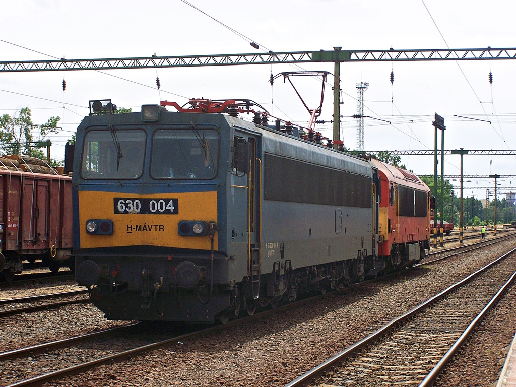 630 004 + 418 156 Dombóvár (2013.05.21).