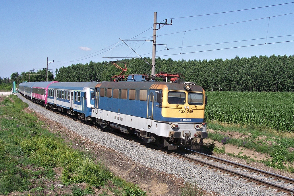 433 245 Dombóvár (2013.07.01).