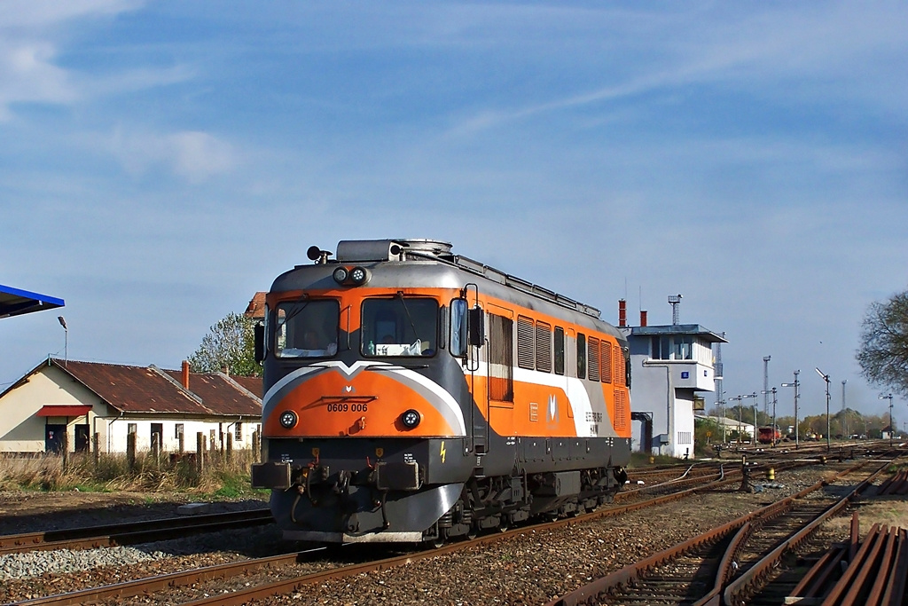 609 006 Bátaszék (2013.10.28).