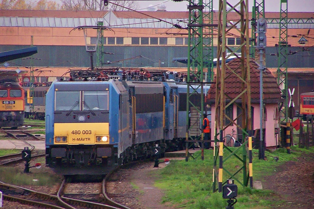 480 003 + 630 017 + 630 026 Dombóvár (2013.11.14).