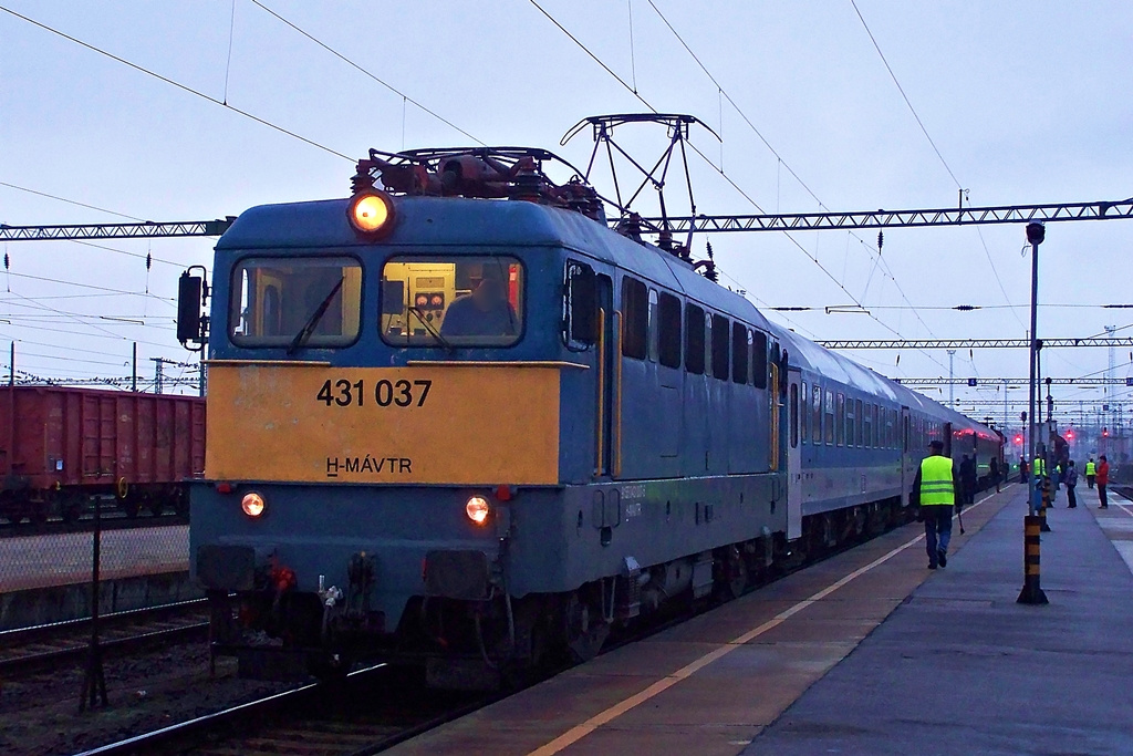 431 037 Dombóvár (2013.11.21).