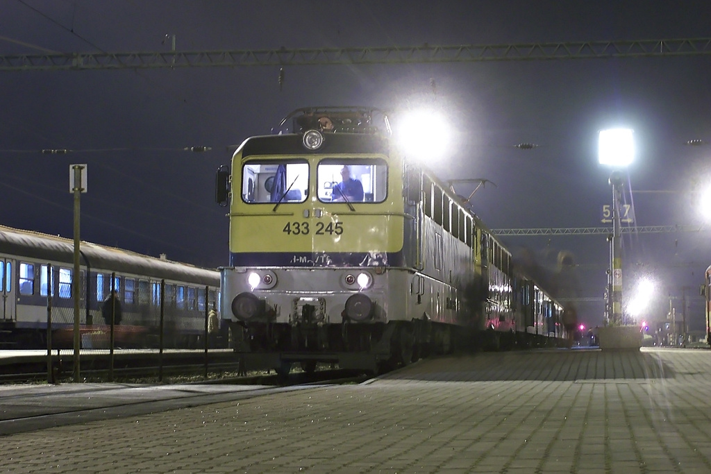 433 245 + 433 242 Dombóvár (2013.12.12).