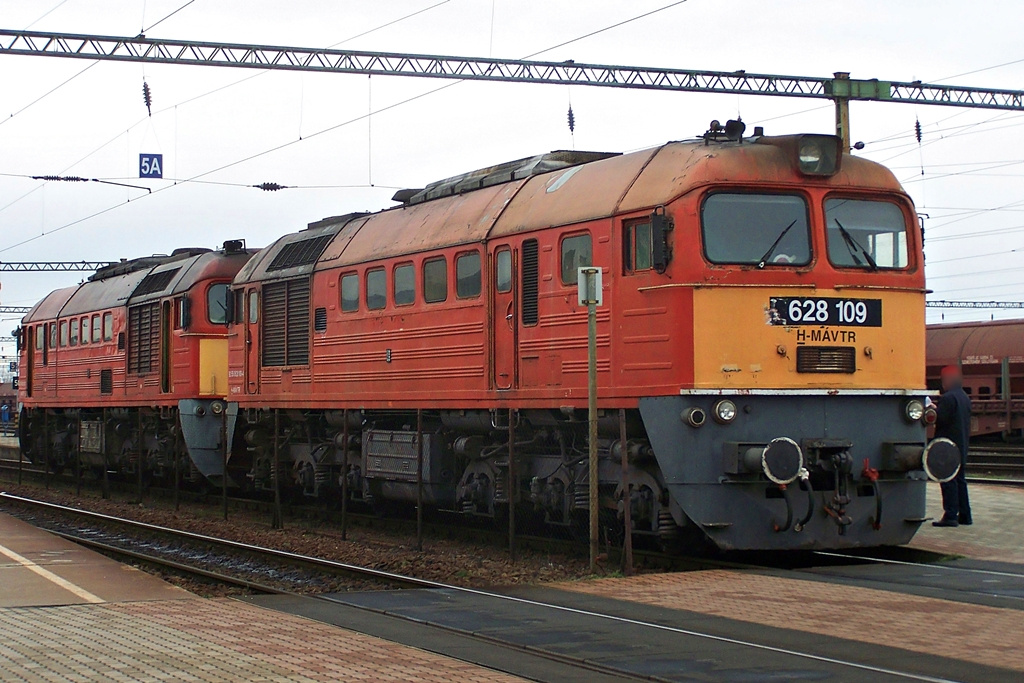 628 109 + 628 235 Dombóvár (2014.01.22).