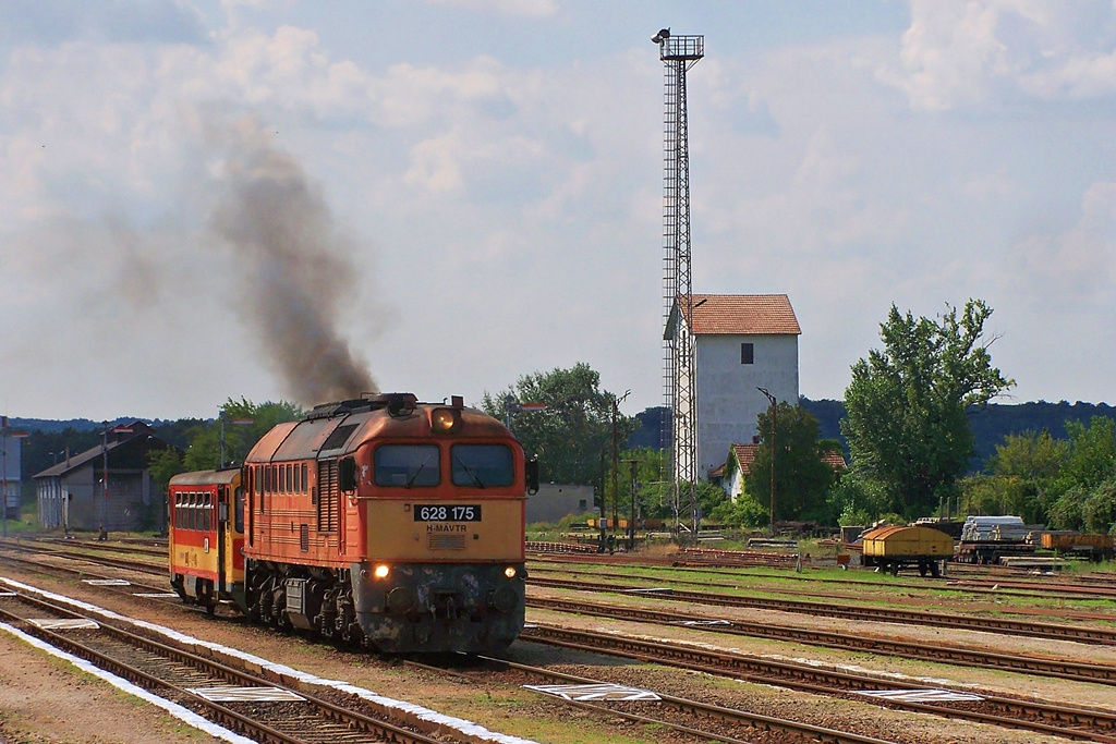 628 175 + Bzmot - 294 Bátaszék (2014.07.16).