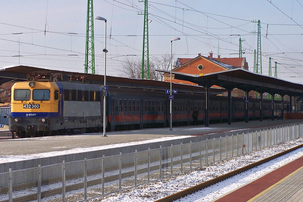 432 360 Vác (2014.12.31).