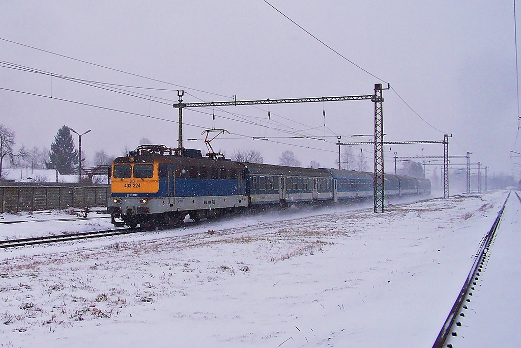 433 242 Dombóvár (2015.02.06).