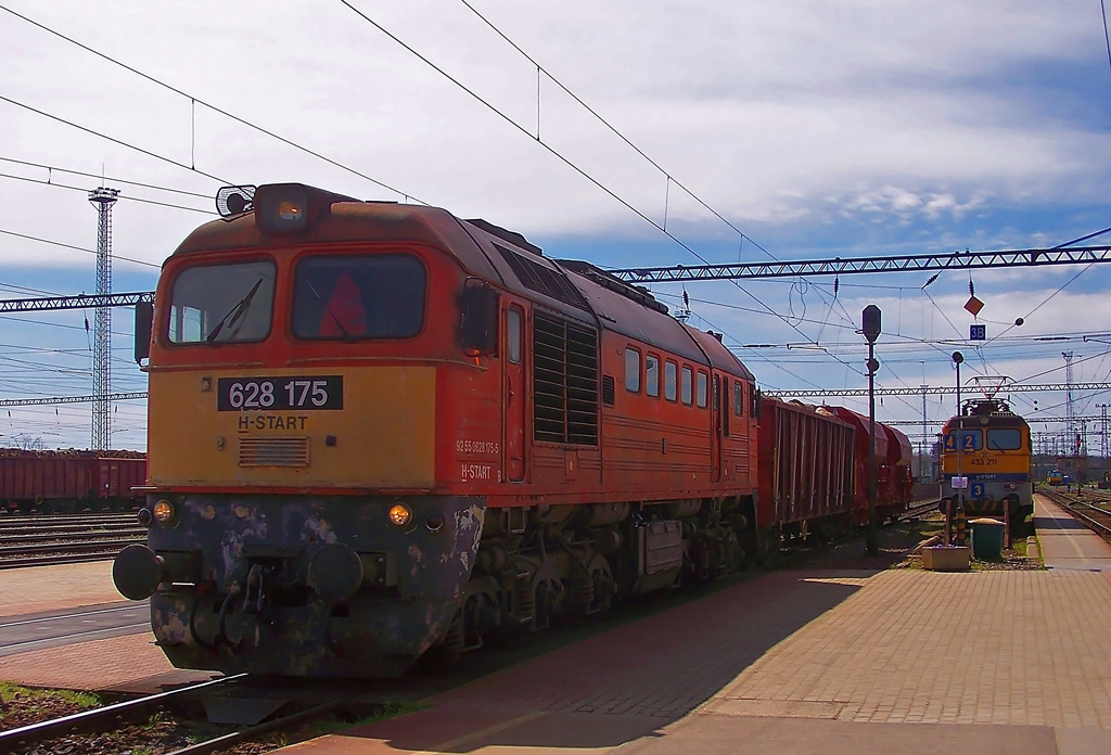 628 175 Dombóvár (2015.03.31).