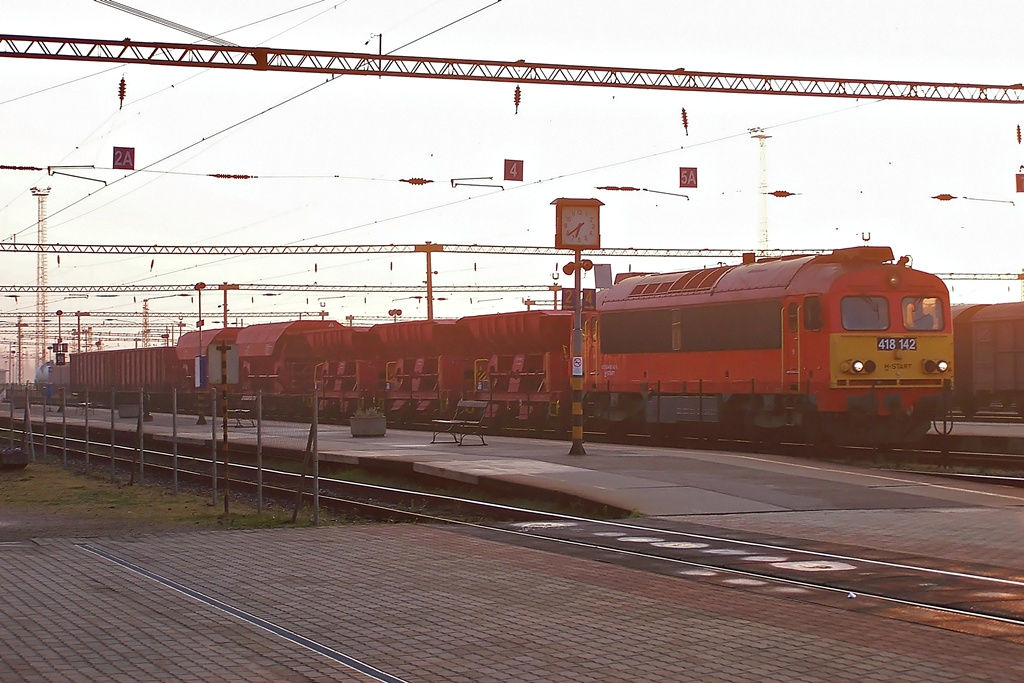 418 142 Dombóvár (2015.04.09).