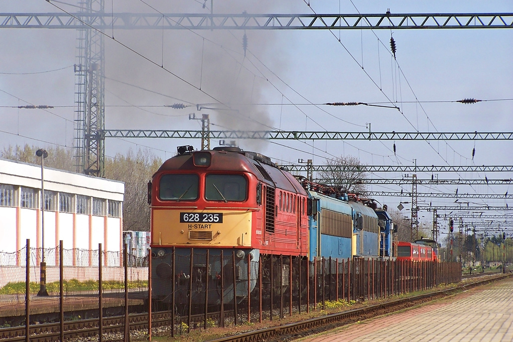 628 235 + 630 007 + 431 132 + 460 053 Dombóvár (2015.04.10).