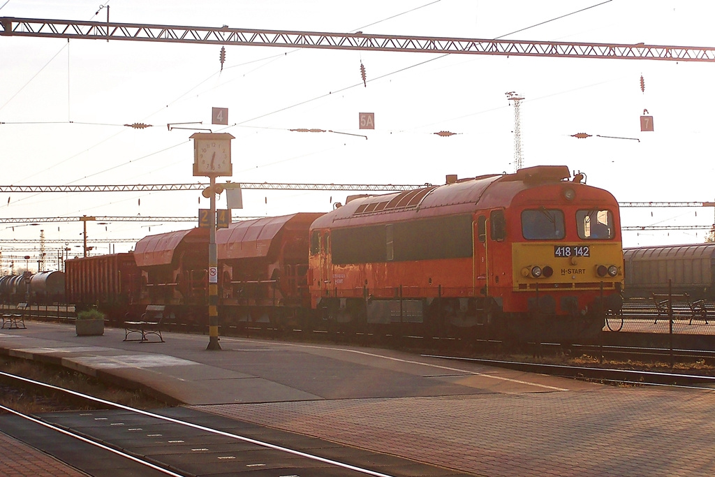 418 142 Dombóvár (2015.04.30).01