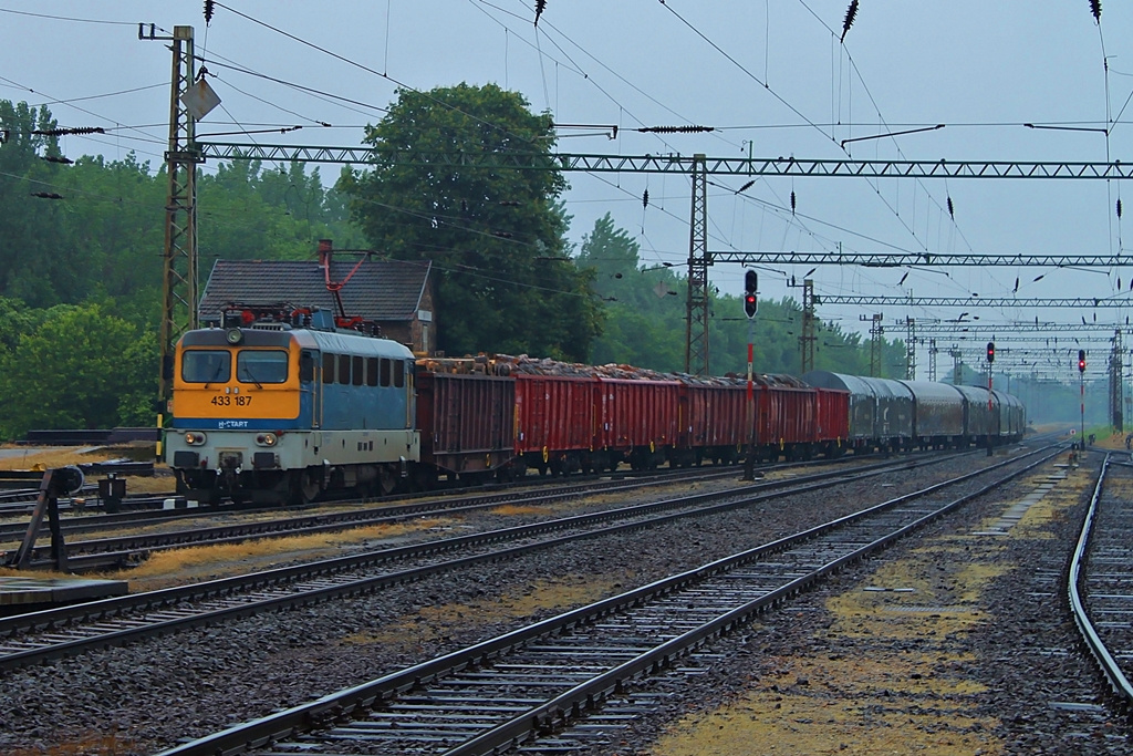 433 187 Dombóvár (2015.05.22).