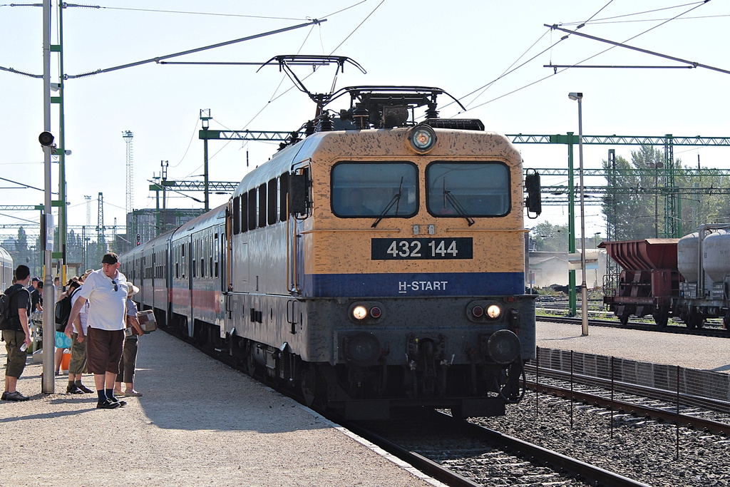 432 144 Székesfehérvár (2015.07.04).