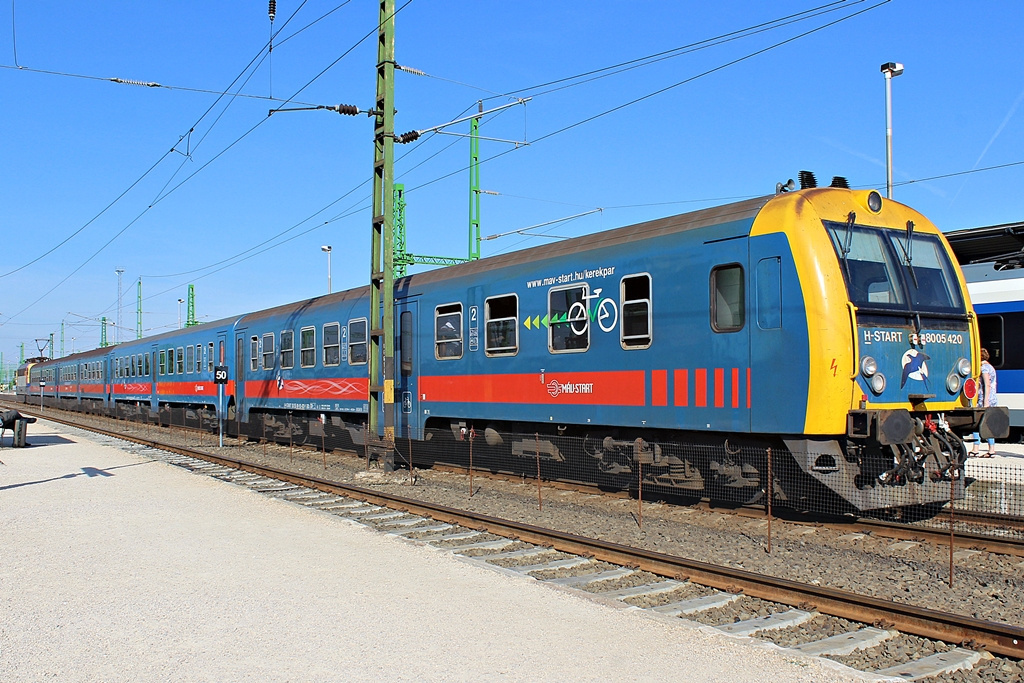 8005 420 Székesfehérvár (2015.08.01).