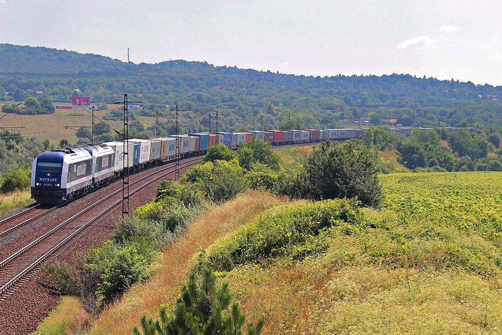 761 004 + 761 005 Biatorbágy (2015.08.04).