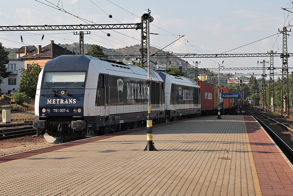 761 007 + 761 001 Kelenföld (2015.08.04).