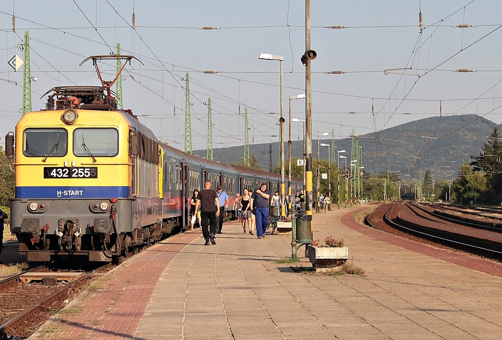 432 255 Szob (2015.08.11).