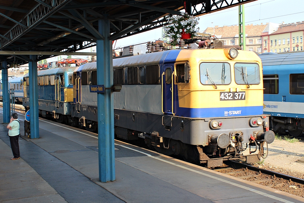 432 377 + 431 014 Budapest Keleti (2015.08.14).