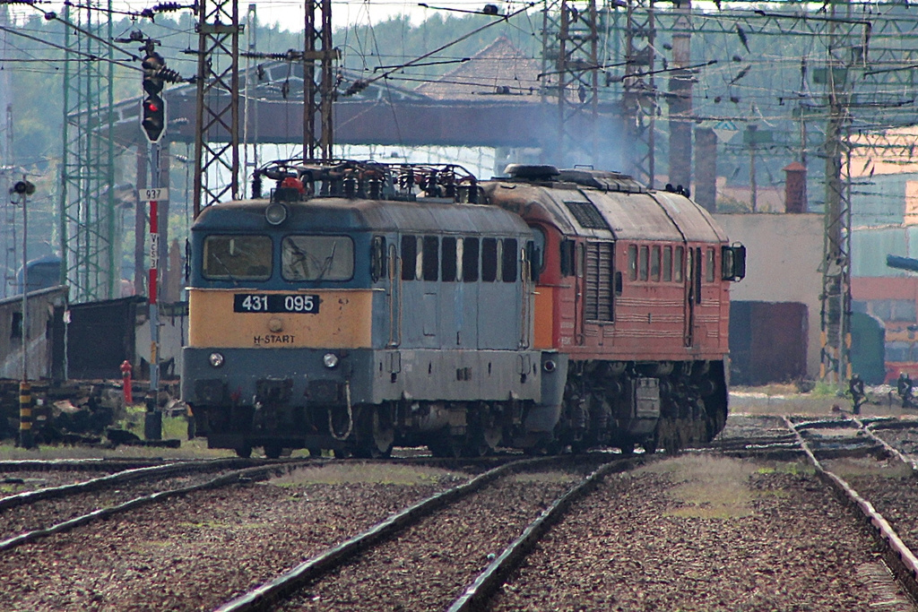 628 109 + 431 095 Dombóvár (2015.10.09).