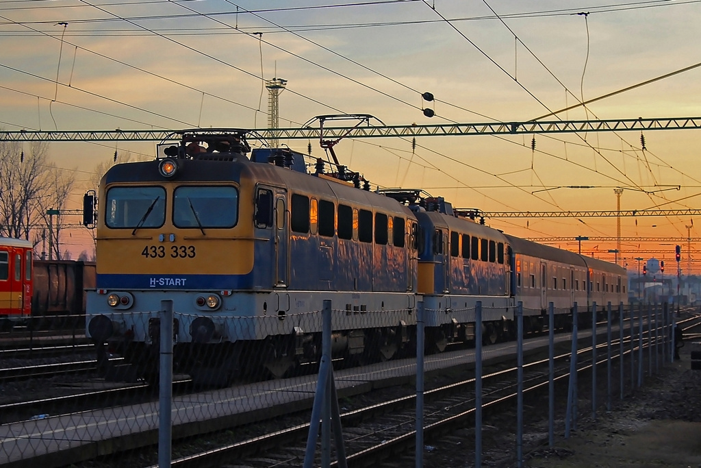 433 333 + 431 148 Dombóvár (2015.12.14).