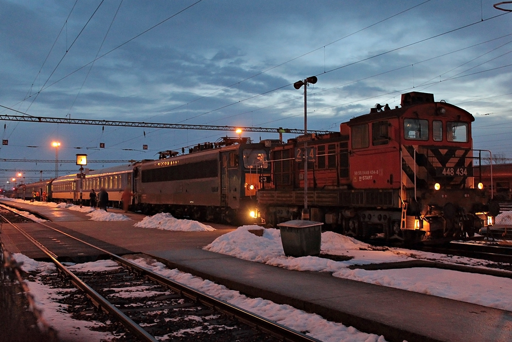 448 434 + 630 010 Dombóvár (2016.01.11).