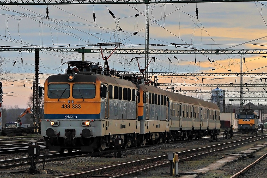 433 333 + 433 239 Dombóvár (2016.02.22).