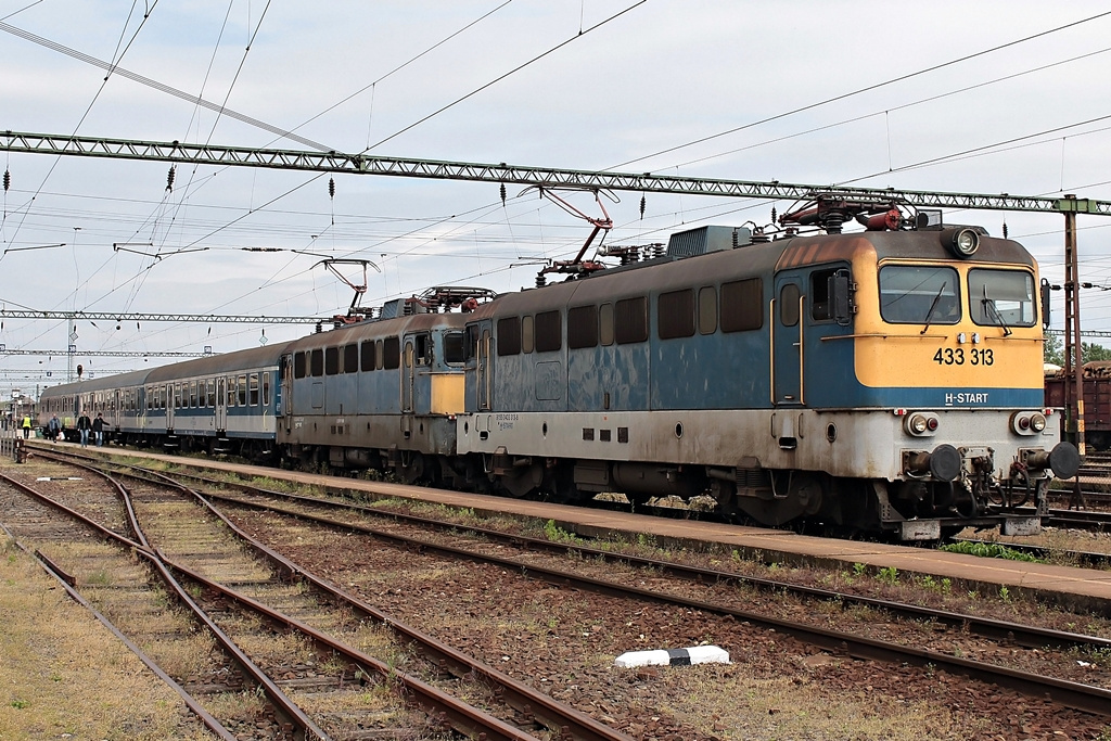 433 313 + 431 173 Dombóvár (2016.04.29).