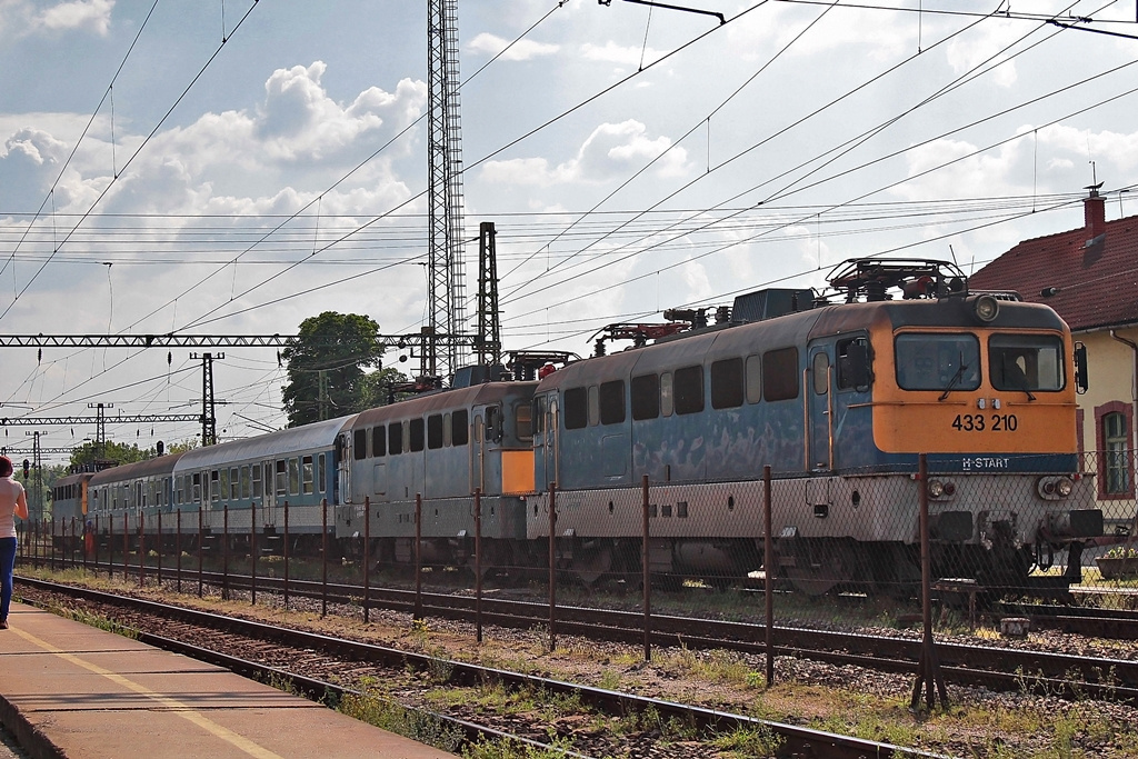 433 210 + 431 067 Dombóvár (2016.05.20).