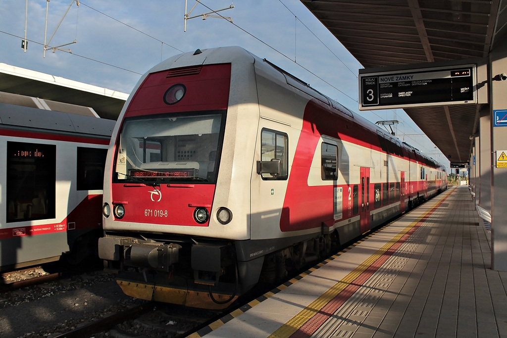 671 019 Érsekújvár (2016.06.04).