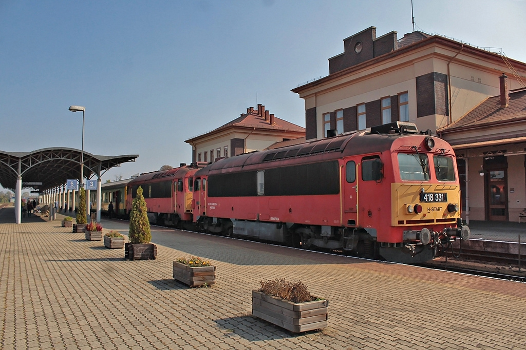 418 331+305 Pápa (2016.10.01).