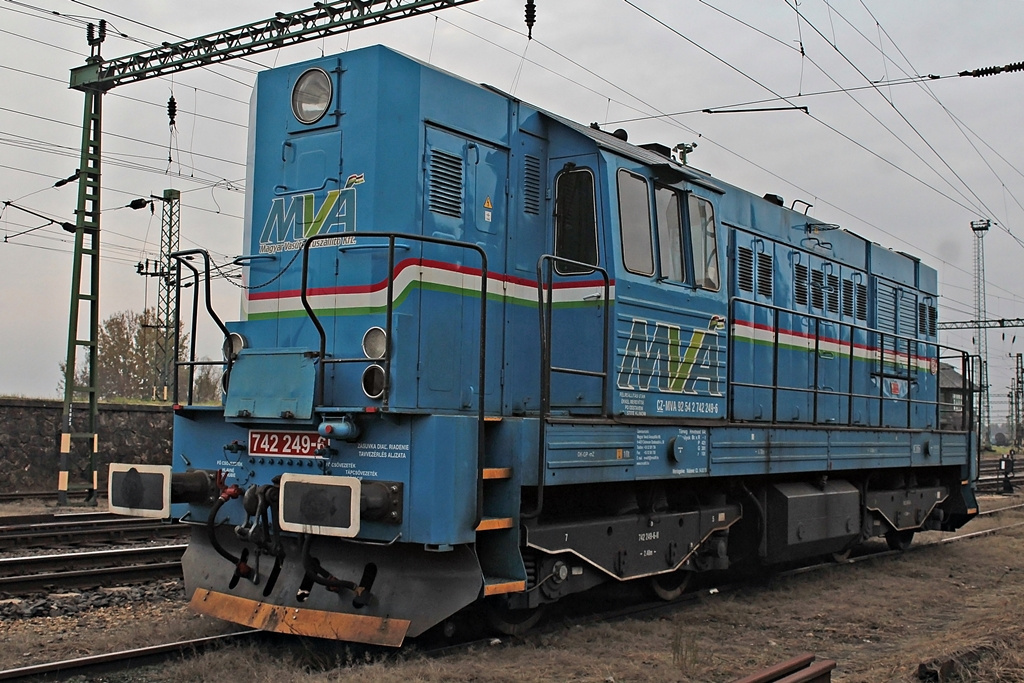 742 249 Dombóvár (2016.10.29).