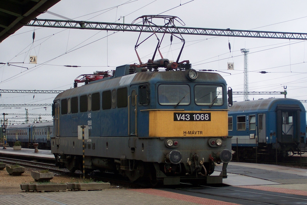 V43-1068 Dombóvár (2009.06.23).