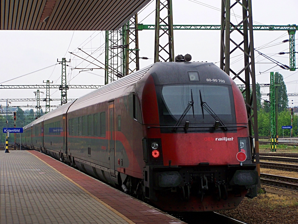 8090 703 Kelenföld (2011.05.01).