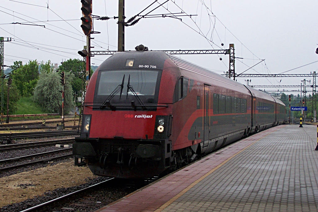 8090 705 Kelenföld (2011.05.01).02