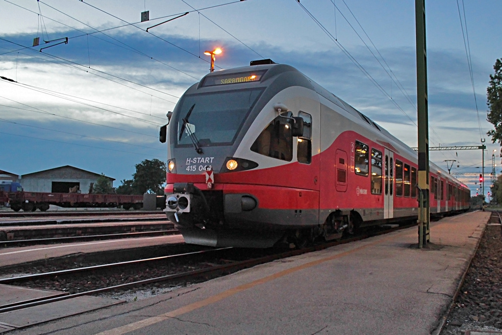 415 044 Sárbogárd (2017.07.12).