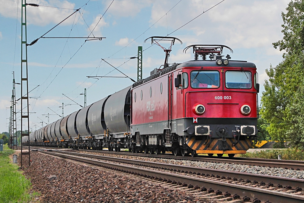 600 003 Szőny (2017.07.12)02